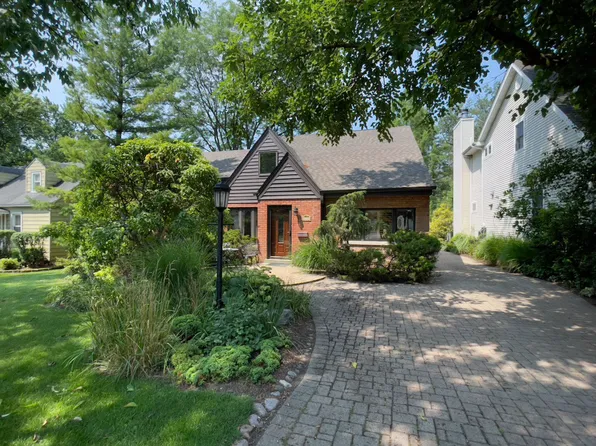 4708 Woodward Ave, Downers Grove, IL 60515