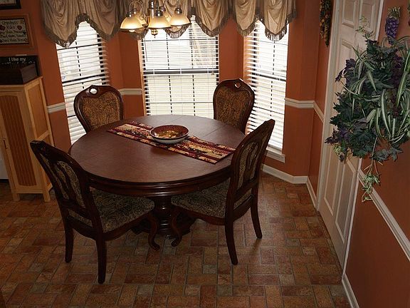 4th image of 114 Weldwood Cir