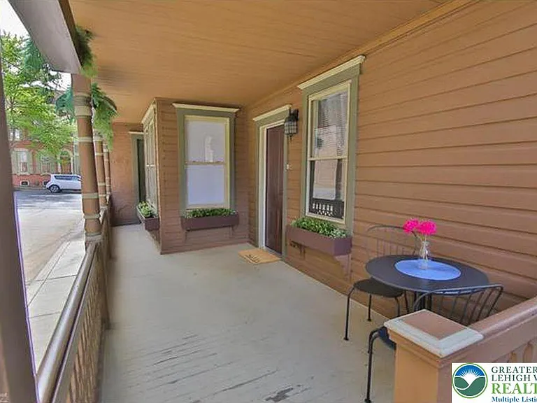 325 N 8th St #1 — Photo 14