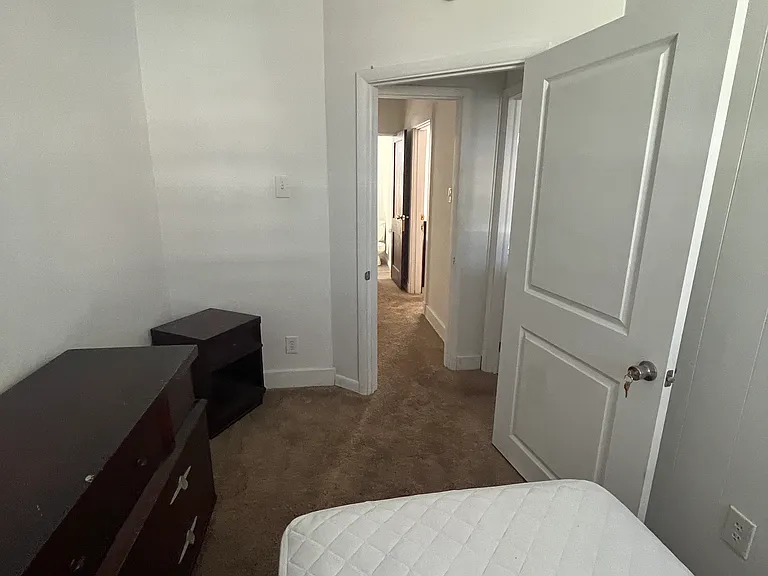 3264 Parkview Ave — Photo 17