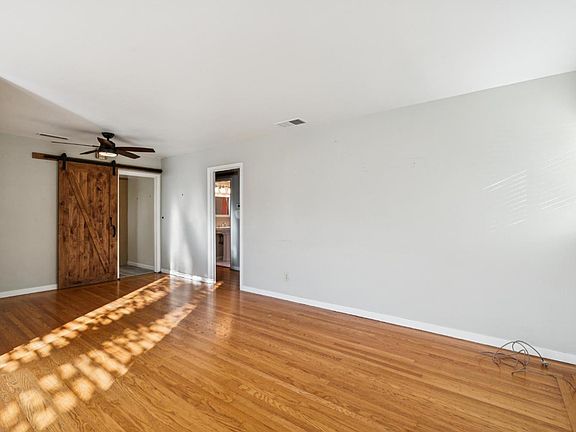 4th image of 818 Josephine Lane
