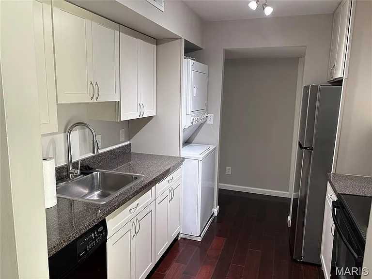 1457 Bobolink Pl — Photo 9