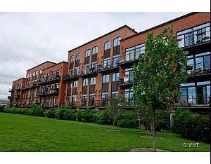 1st image of 1830 N Winchester Ave APT 212