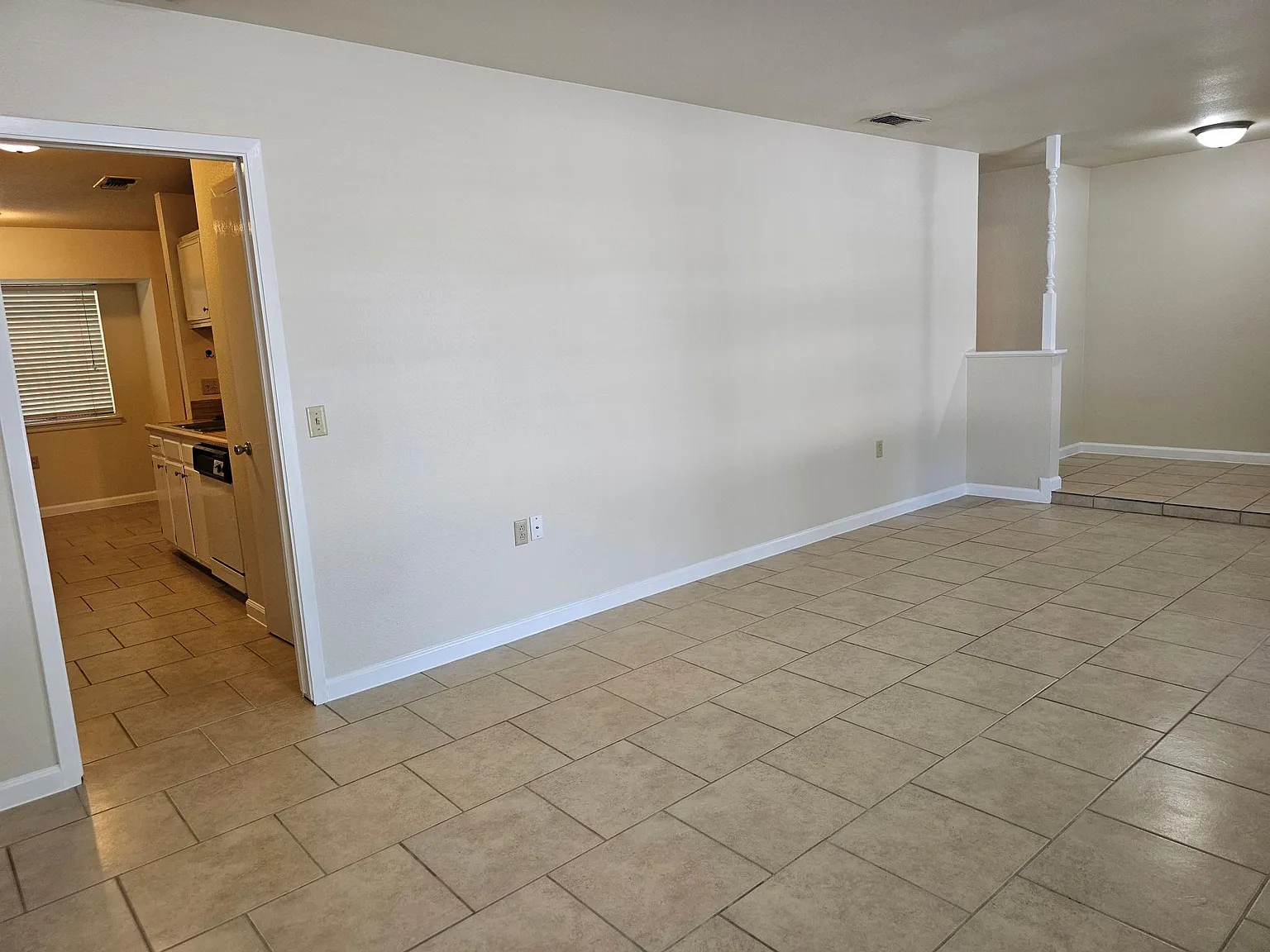3 bed, 1704 sqft, $1,875 — Photo 4