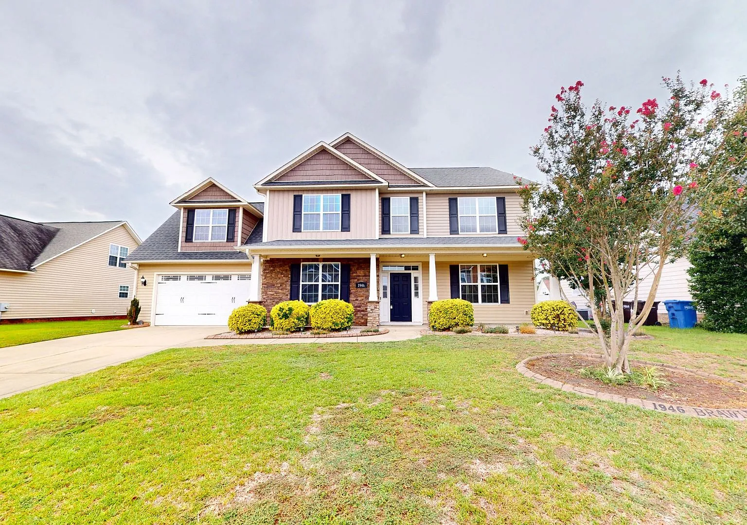 Spacious Updated 4 Bedroom in Established Community! — Photo 1