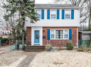 92 Elmont Rd, Valley Stream, NY 11580