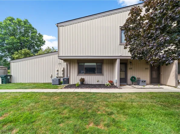11820 Harbour Light Dr, North Royalton, OH 44133