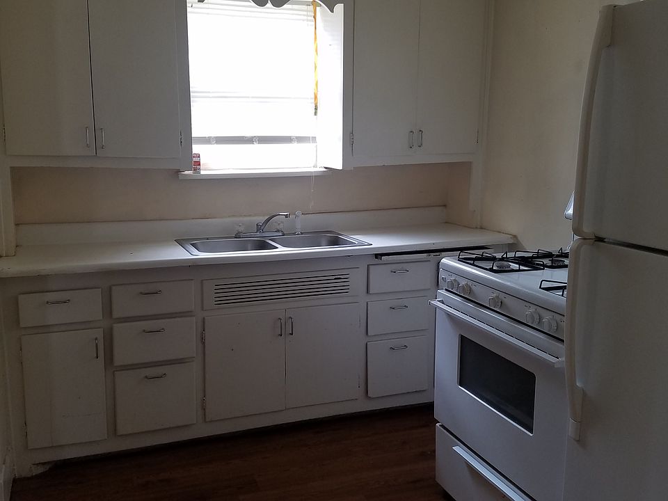 1st image of 1106 E Oklahoma Ave