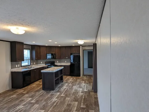 6560 N 650 E, Churubusco, IN