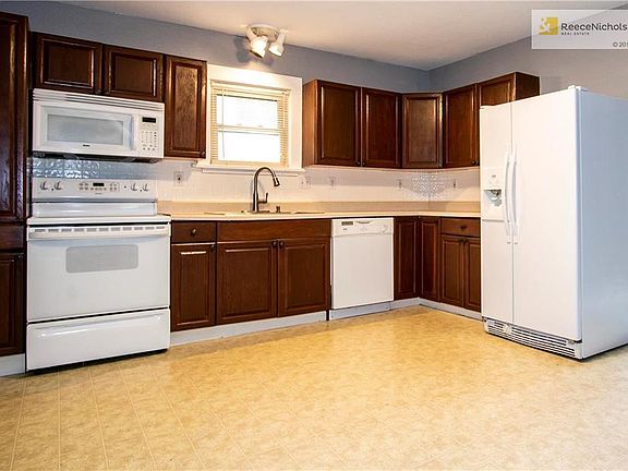 2nd image of 809 N 12th St