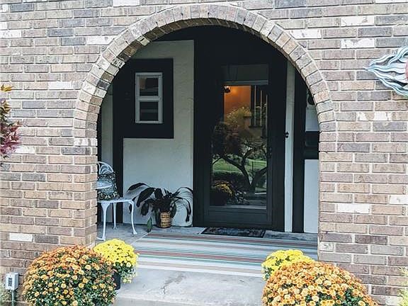 5th image of 2683 Woodland St NE