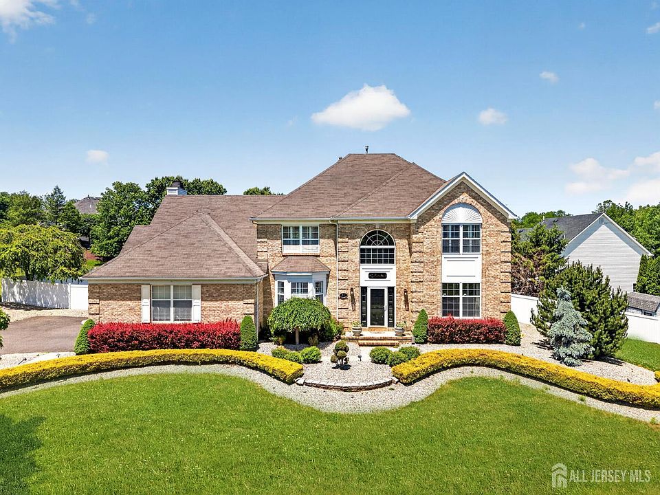 1st image of 51 Canterbury Dr