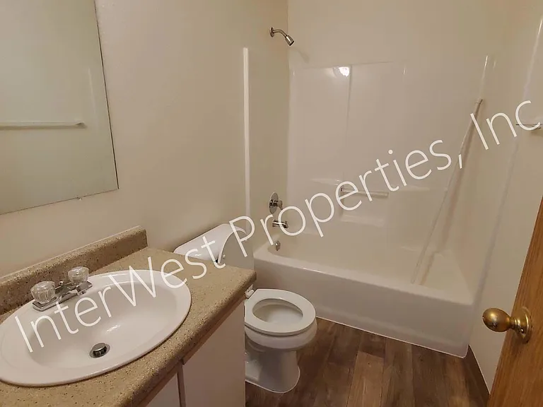 3025 S Troutdale Rd — Photo 18