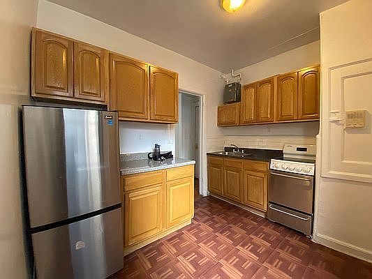 1st image of 80 Haven Ave #B
