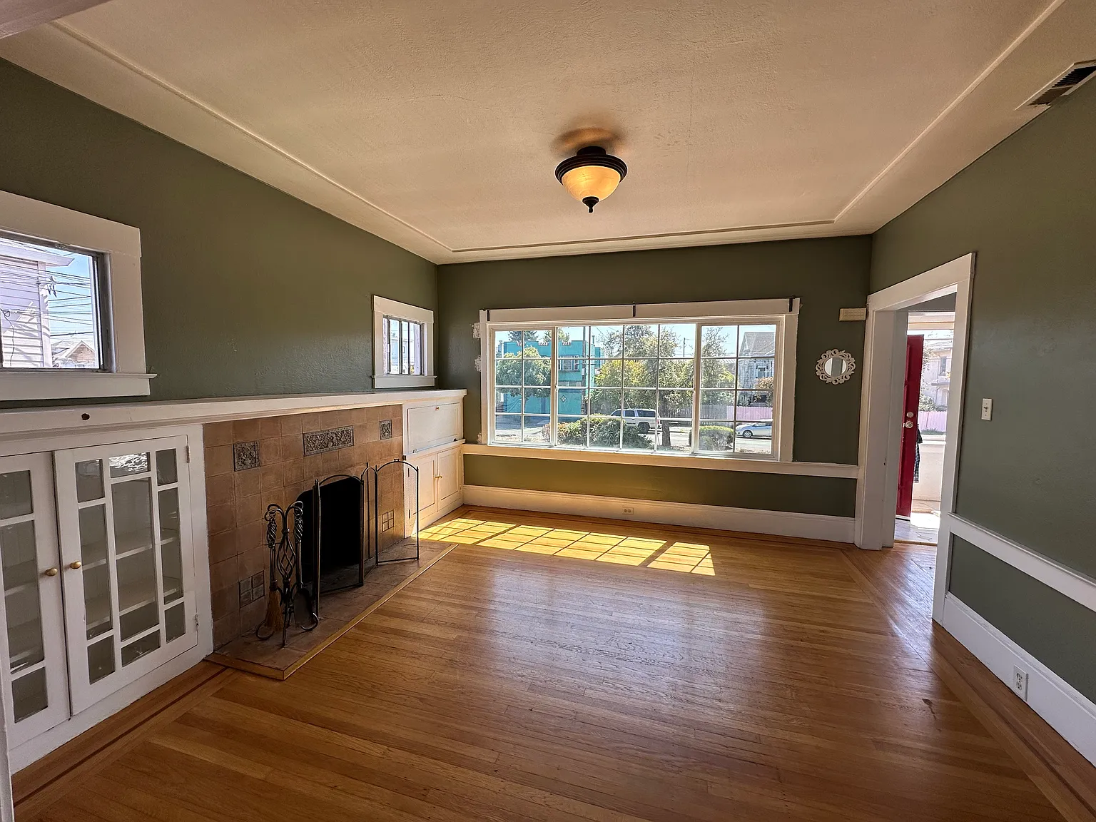 3 bed, $3,950 — Photo 3