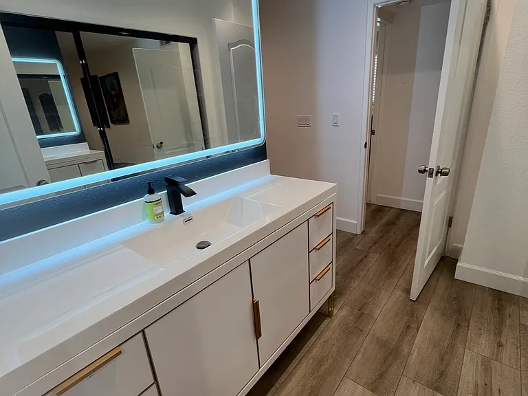 2411 Prospect Ave #103 — Photo 9