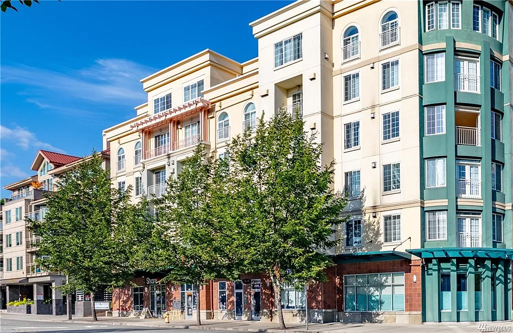 1 bed, 807 sqft, $2,395 — Photo 2