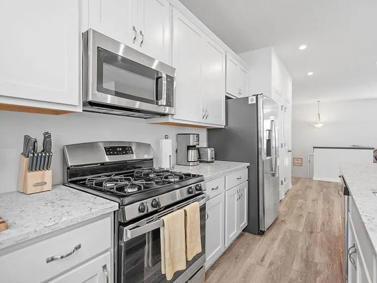 832 Roselyn Dr #831 — Photo 9
