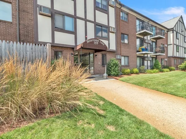159 Bittersweet Ln APT 117, Randolph, MA 02368