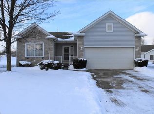 110 Gleneagle Dr, Elyria, OH 44035
