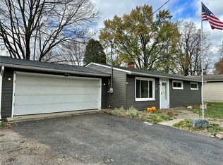 2855 Denny Rd, Ravenna, OH 44266