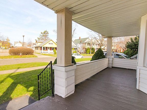 2nd image of 10204 Runnymede Ave