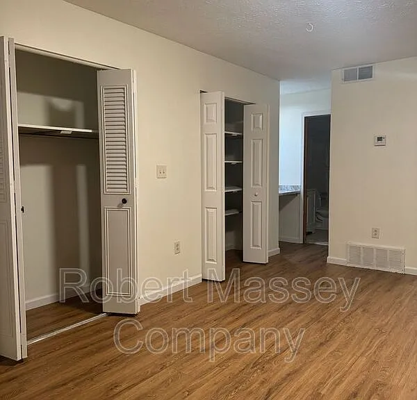 2124 Cherokee Pkwy #105 — Photo 2