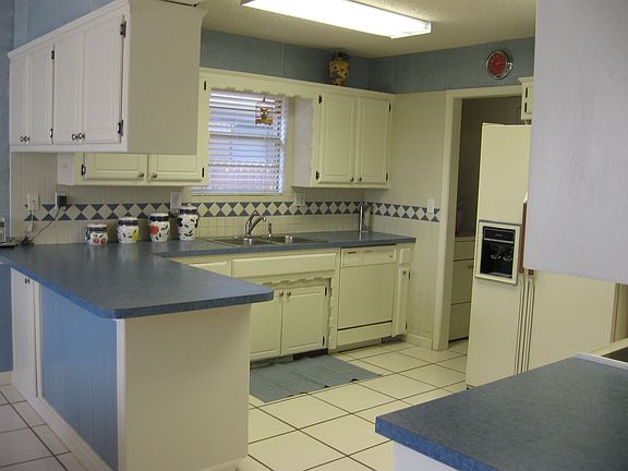 Side view Kitchen