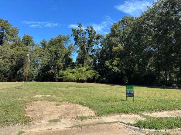 508 Burnett St, Aberdeen, MS 39730