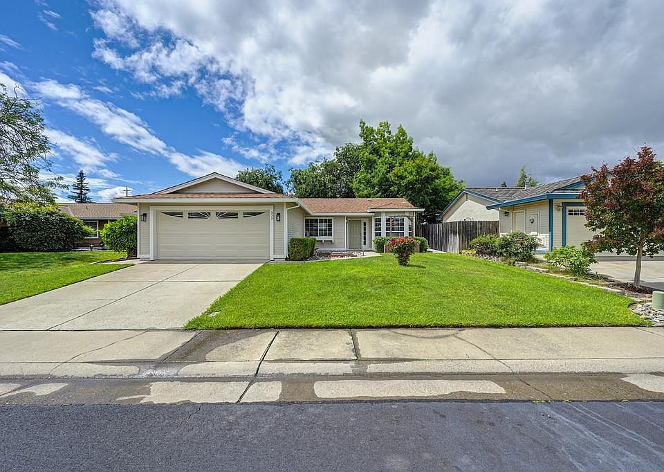 1st image of 553 Oakborough Ave