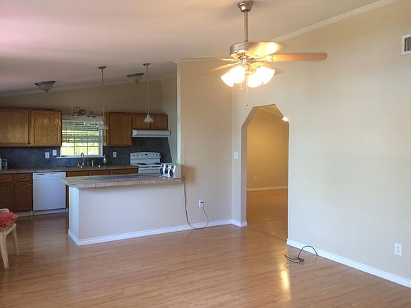 2nd image of 4475 Lakeview Dr