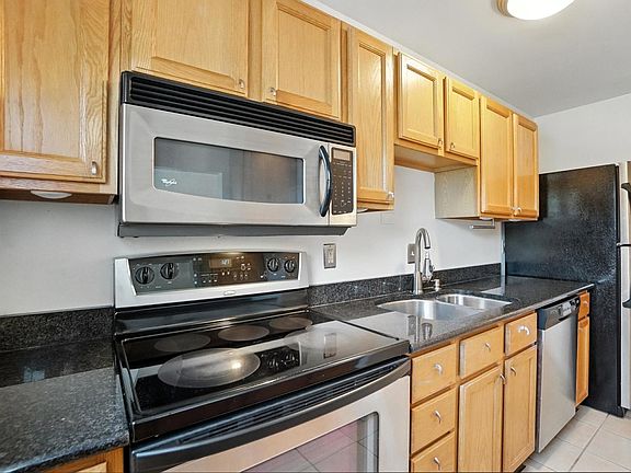 2nd image of 2270 Madison Rd Unit 1B