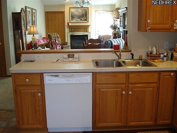 4th image of 427 Danvers Ct