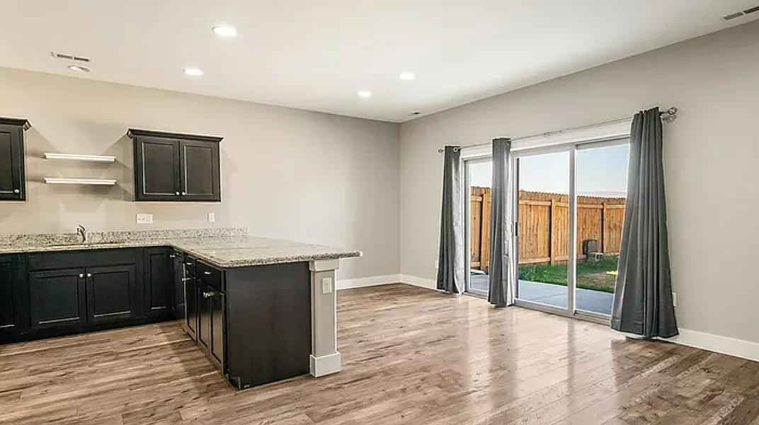 3 bed, 2.5 bath, 1500 sqft, $2,295 — Photo 4