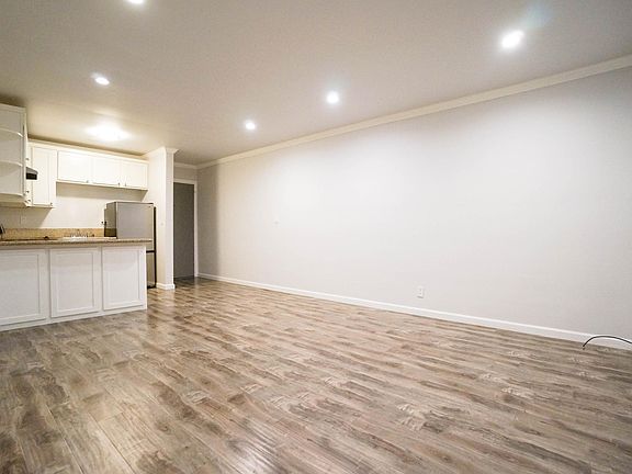 3rd image of 1745 N Orange Dr APT 108
