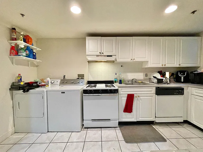 1035 Washington St #LL — Photo 12