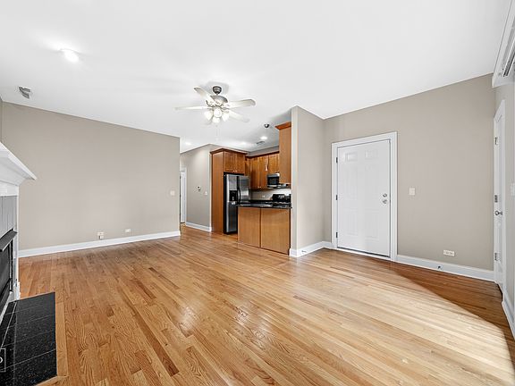 3rd image of 2656 N Hamlin Ave APT 1S