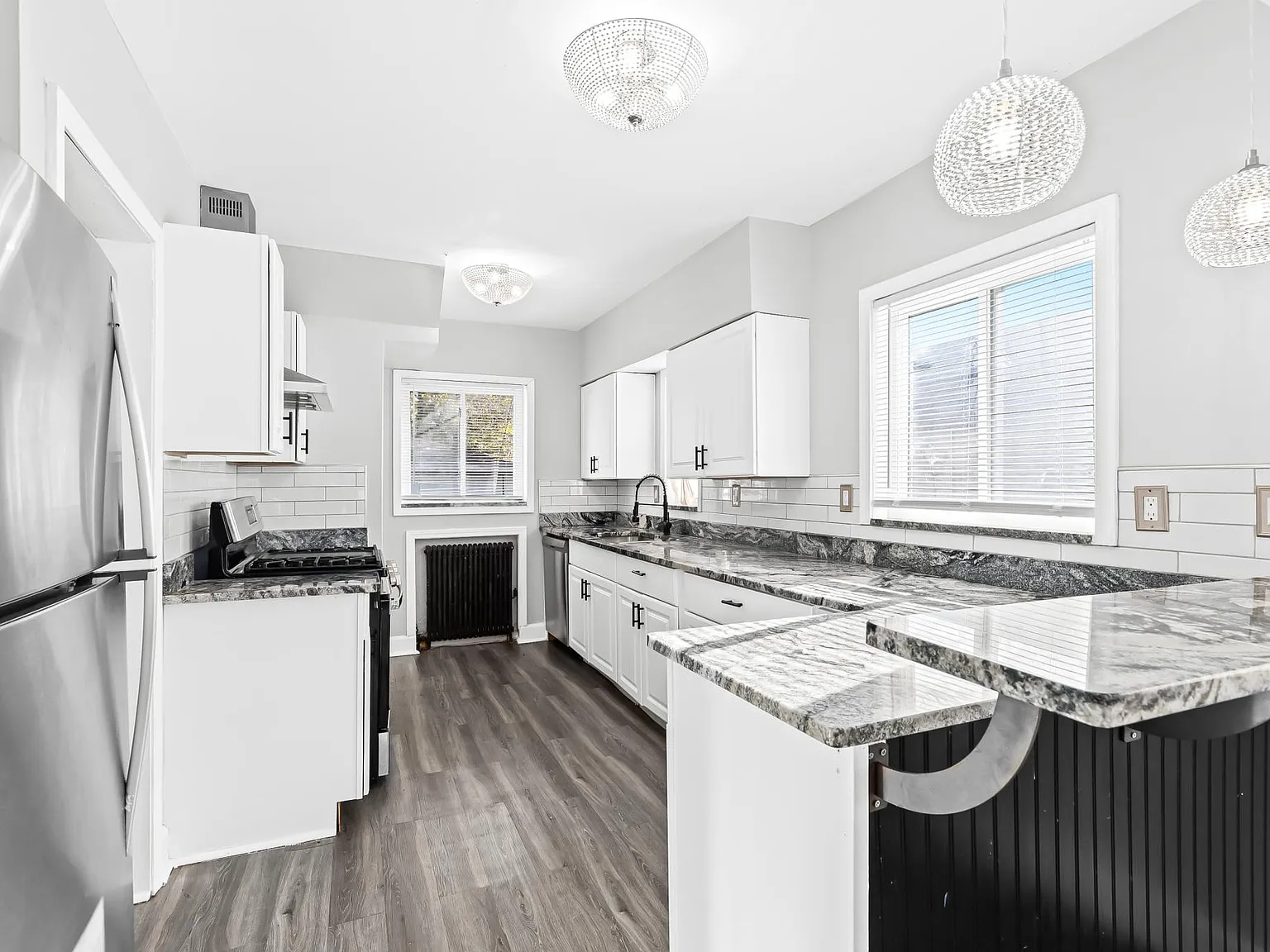 3 bed, 1.5 bath, 1446 sqft, $1,600 — Photo 2
