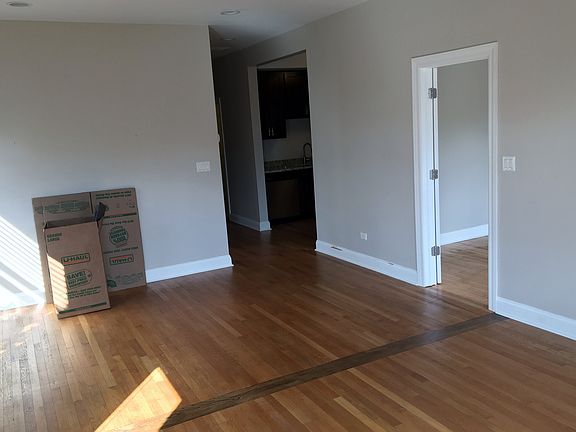 3rd image of 2506 W Argyle Street # Top Floor