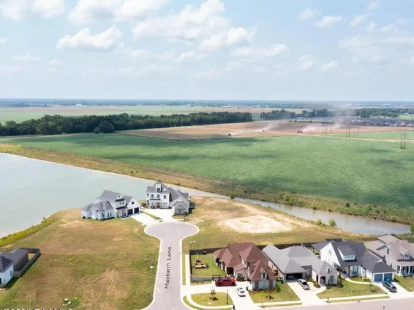 102 Maebeth Ln, Youngsville, LA 70592