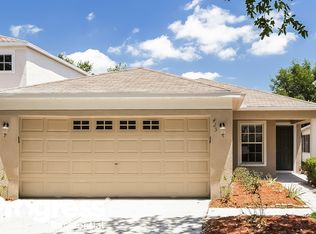 425 Maple Pointe Dr, Seffner, FL 33584