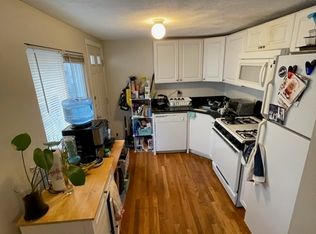 144 Thorndike St #1, Cambridge, MA 02141