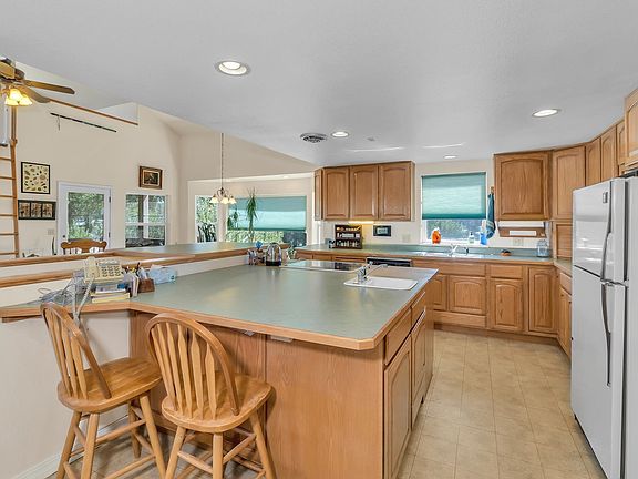 4th image of 2465 Kelley Dr