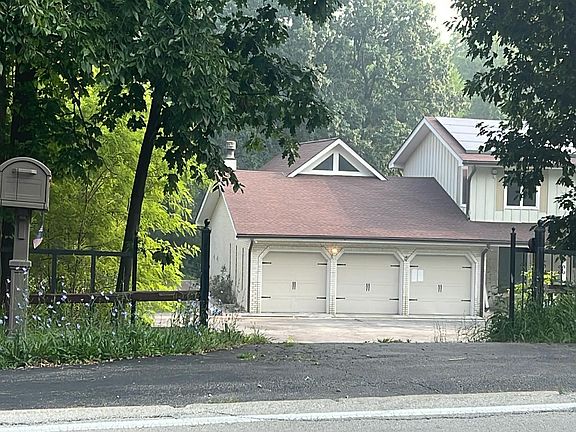 3rd image of 8714 W 123rd St