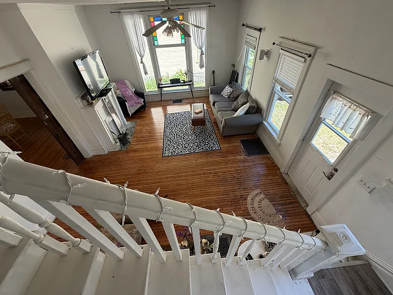 120 S Stewart Ave #B — Photo 10