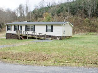669 Middle Fork Ln, Whitetop, VA 24292