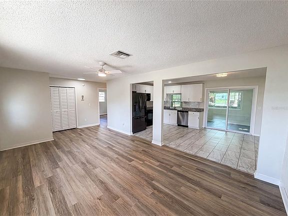 3rd image of 2175 Bishop Rd