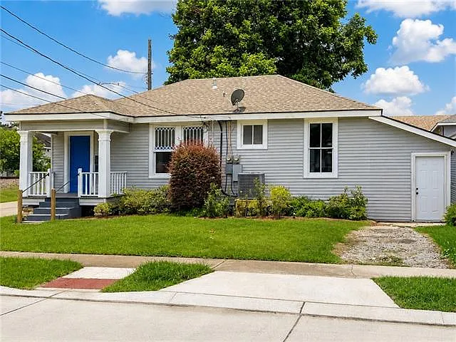 100 Papworth Ave — Photo 2
