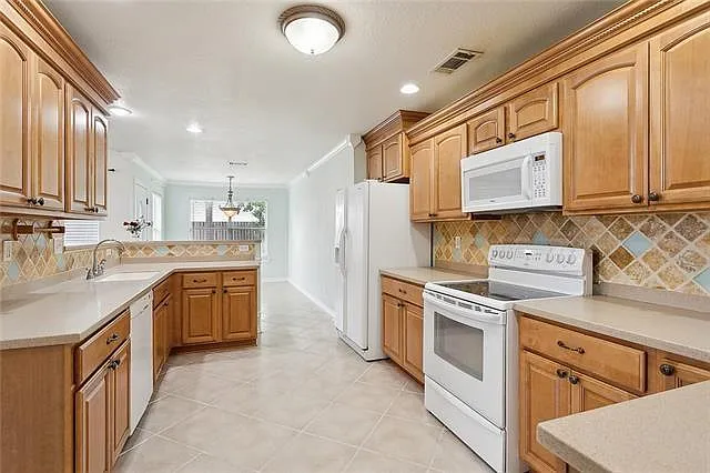 1109 Marlowe Ct — Photo 5