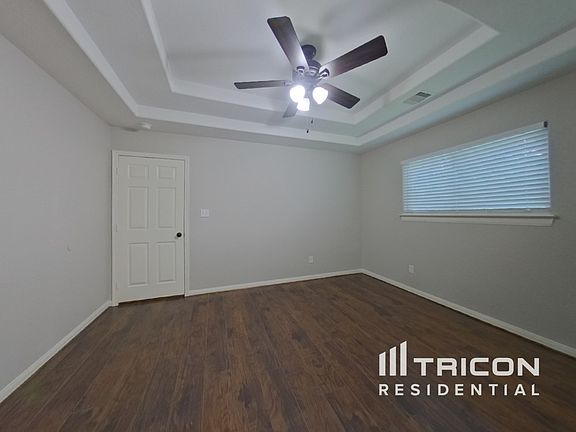 5th image of 10774 Royal York Dr